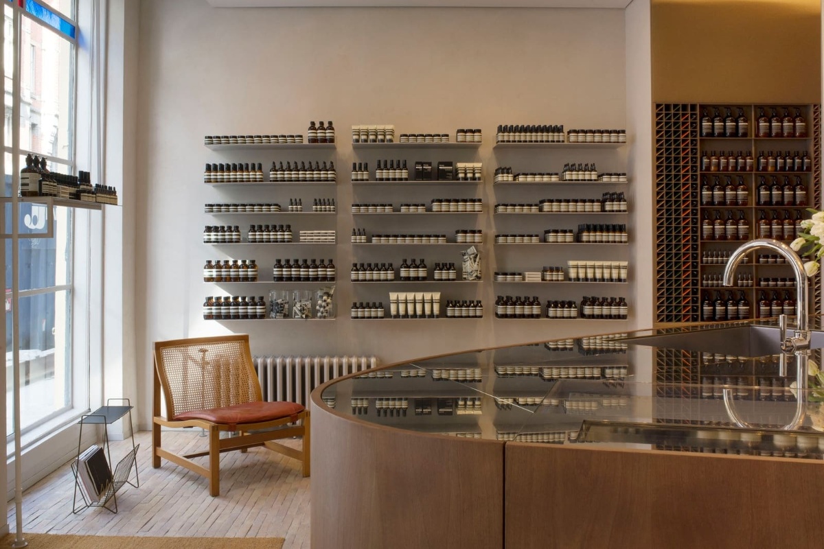 男士專用洗發(fā)水：特別適合細(xì)軟發(fā)質(zhì)，增強(qiáng)發(fā)絲韌性